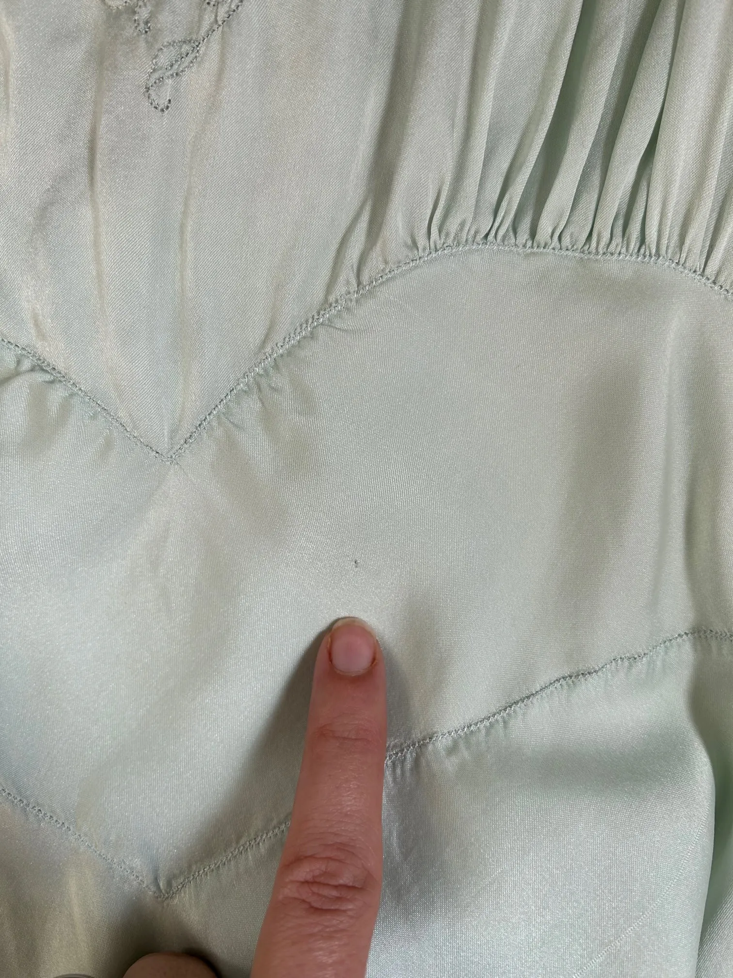 1930s 1940s nightgown . vintage 30s satin gown . size xs to small