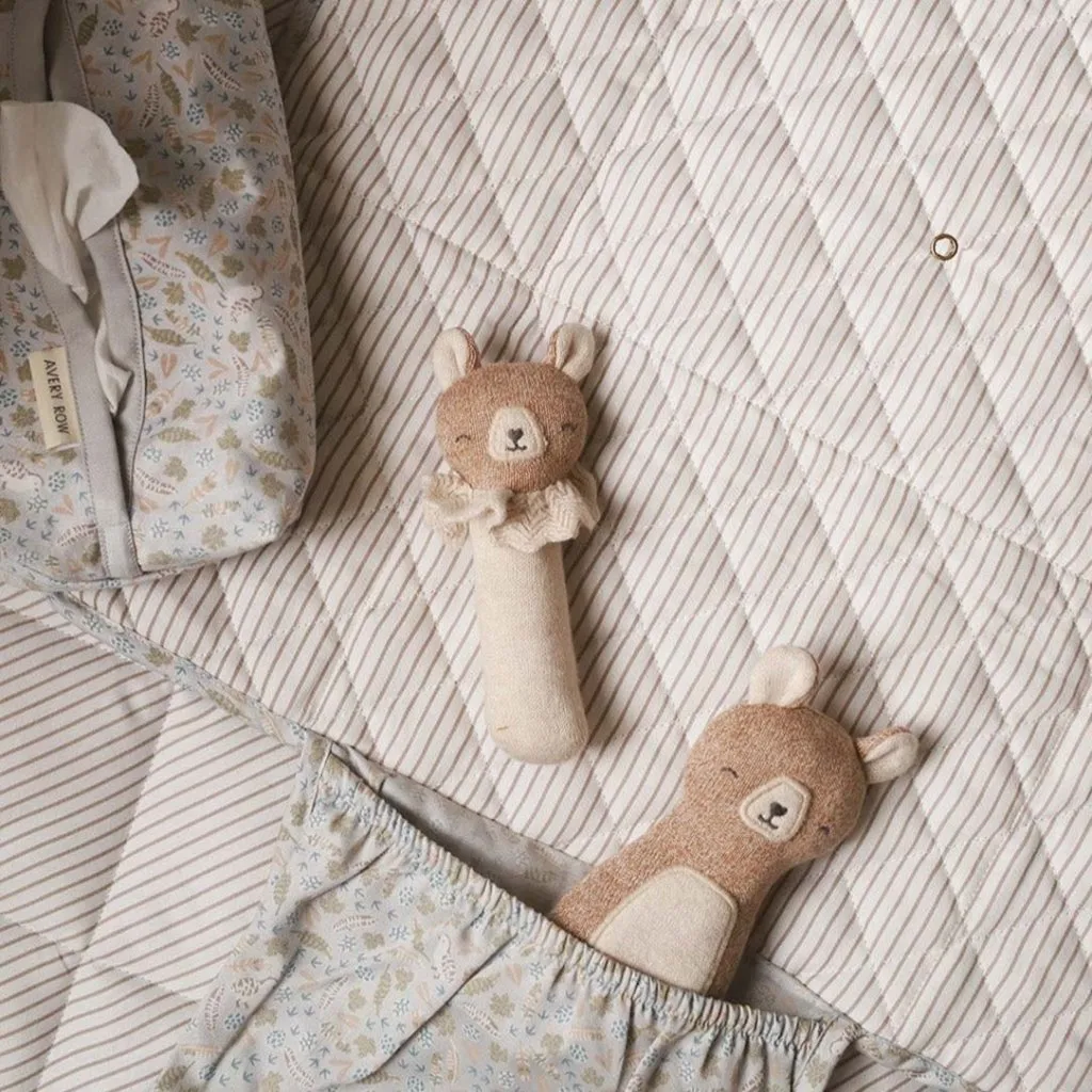 AVERY ROW Rattle - Brave Bear