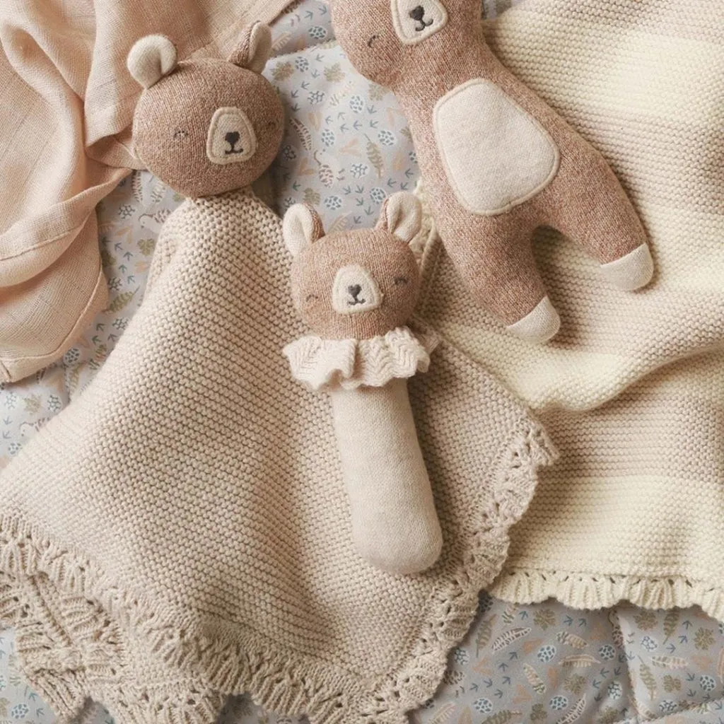 AVERY ROW Rattle - Brave Bear