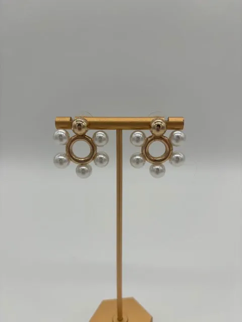 Circle Pearl Earrings