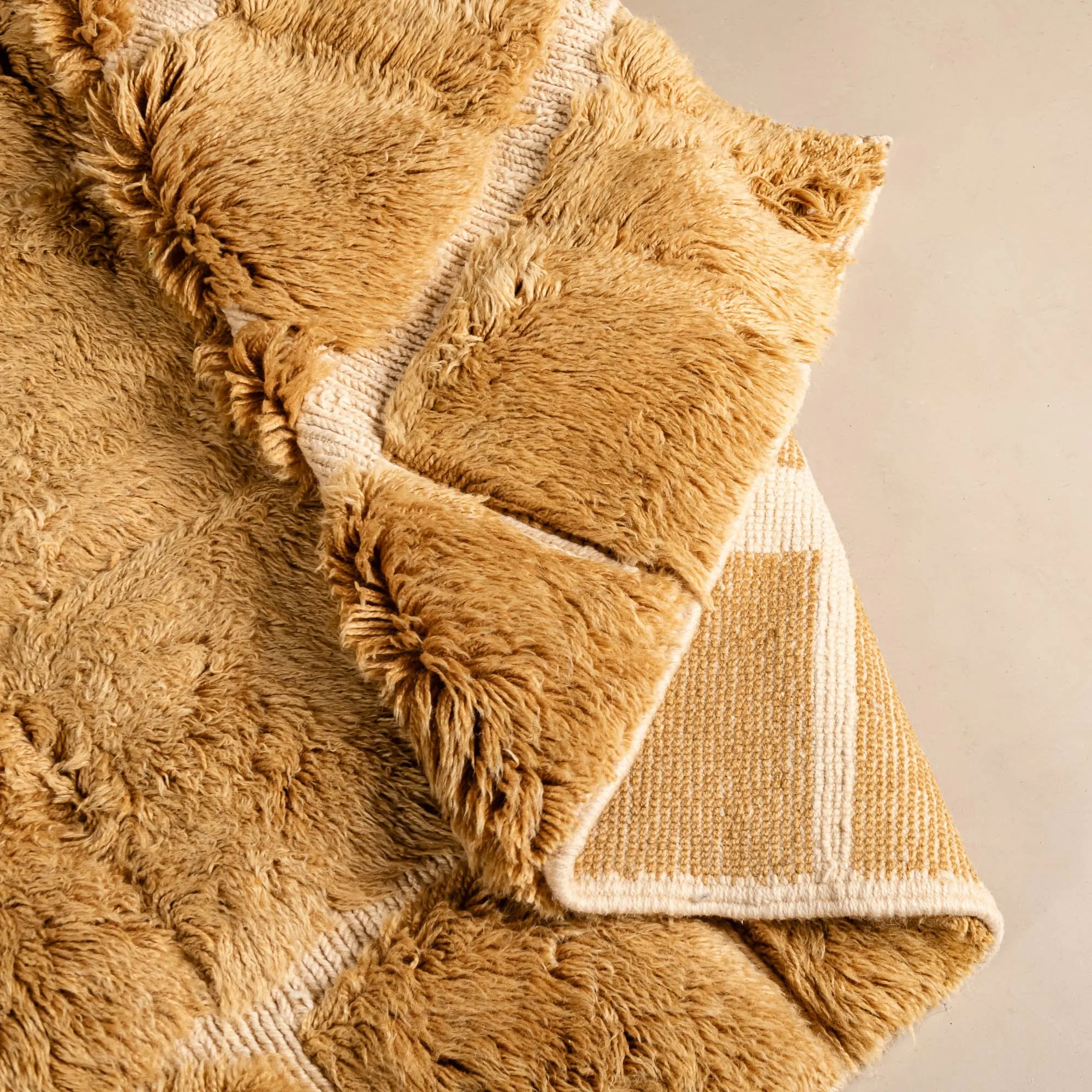 Dazzling Radiance - luxury beni mrirt rug