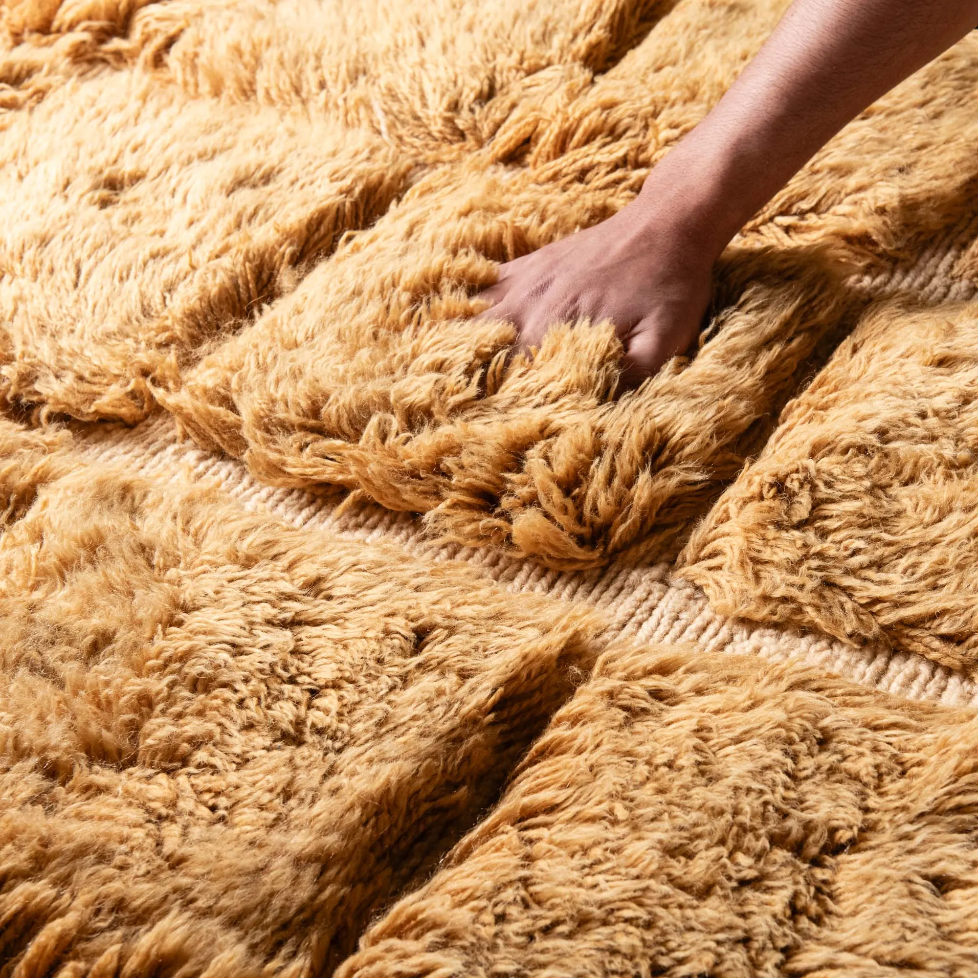 Dazzling Radiance Round - Luxury Shag Moroccan Rug
