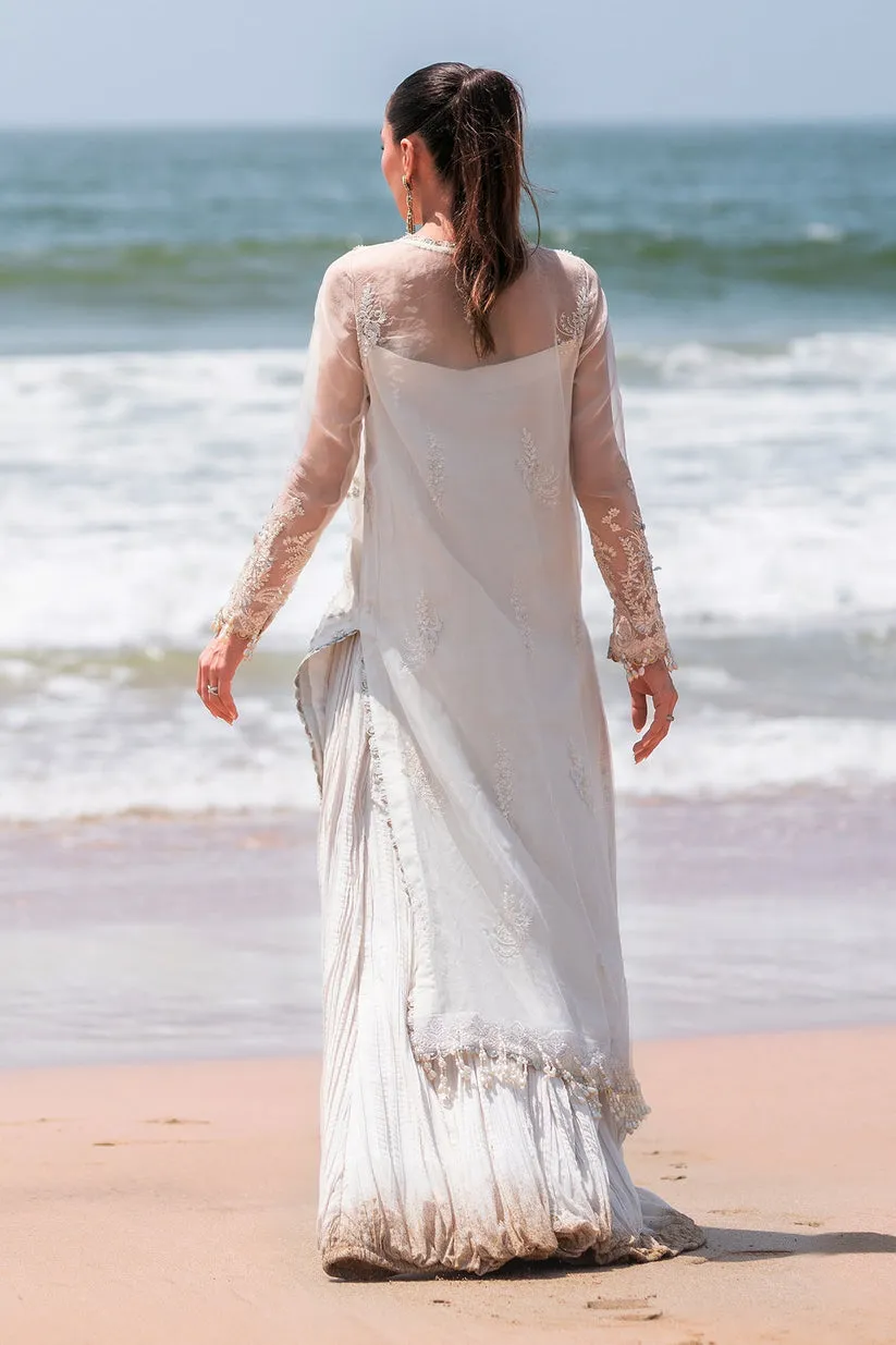 EMAAN ADEEL | REVEUSE Wedding Formals | NOVA