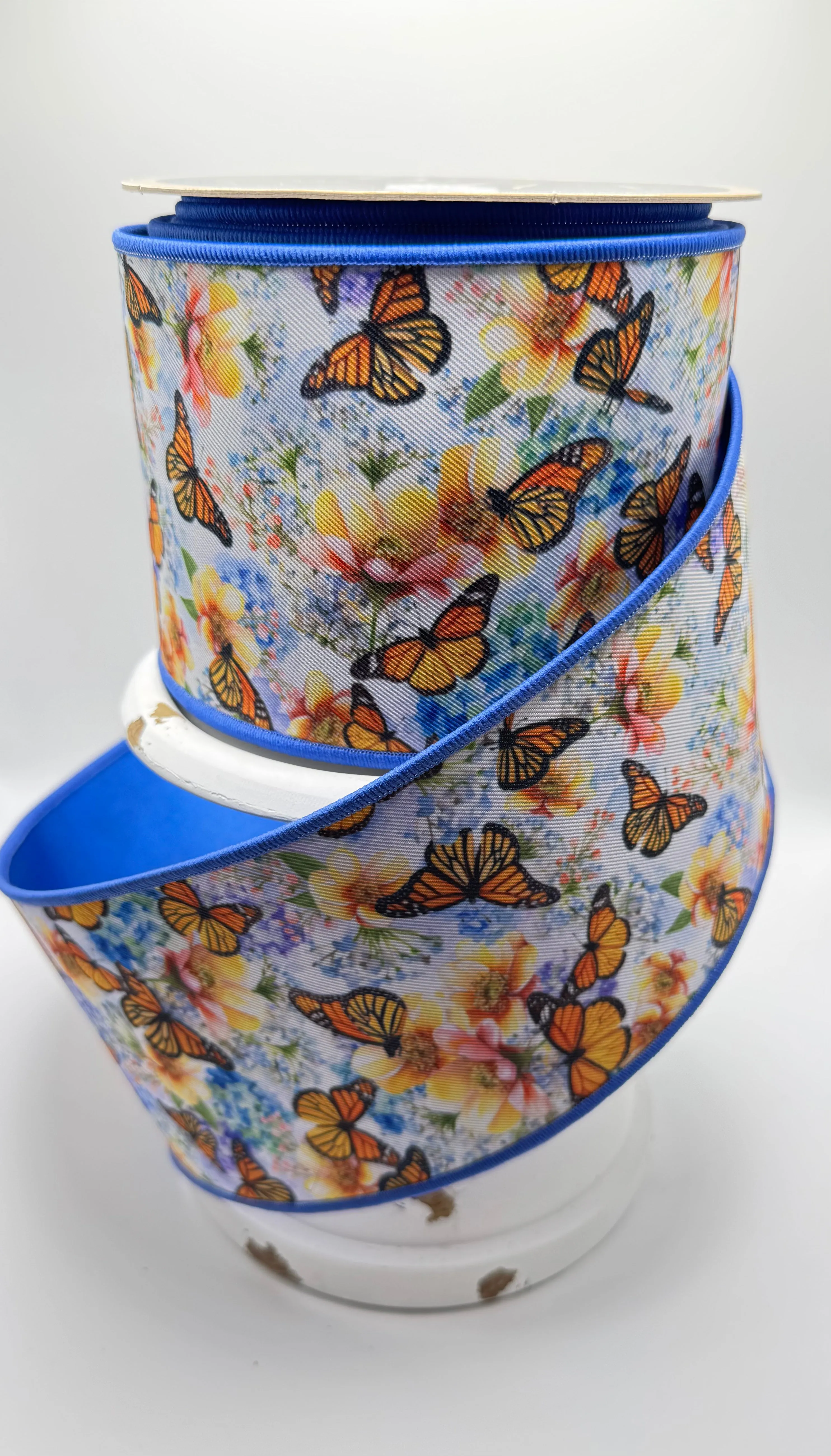 ***Exclusive*** D'Lux 4" Monarch Butterflies / Fused (10 Yards) LX1076