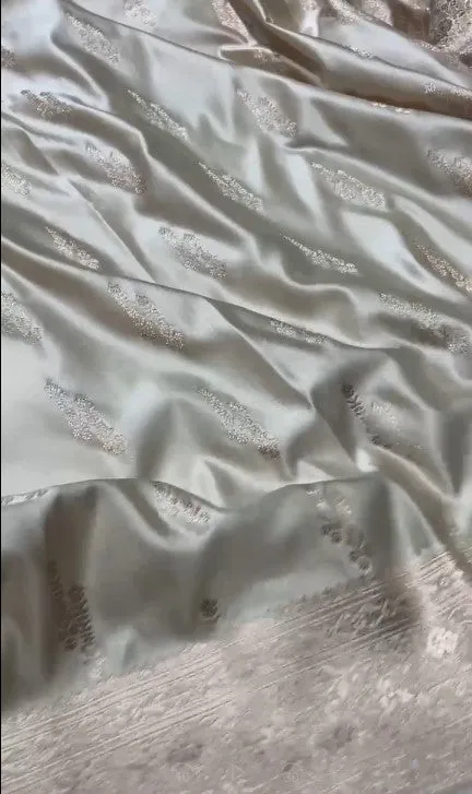 Fashion Vibes Presents Beautiful Golden Border Pure Mashru Silk Saree
