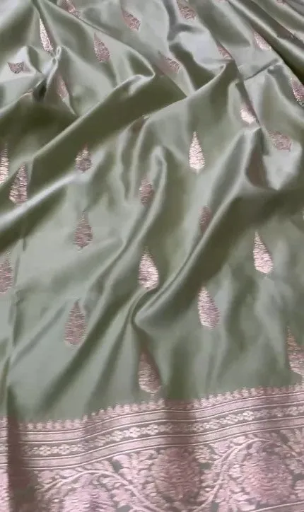 Fashion Vibes Presents Beautiful Golden Border Pure Mashru Silk Saree