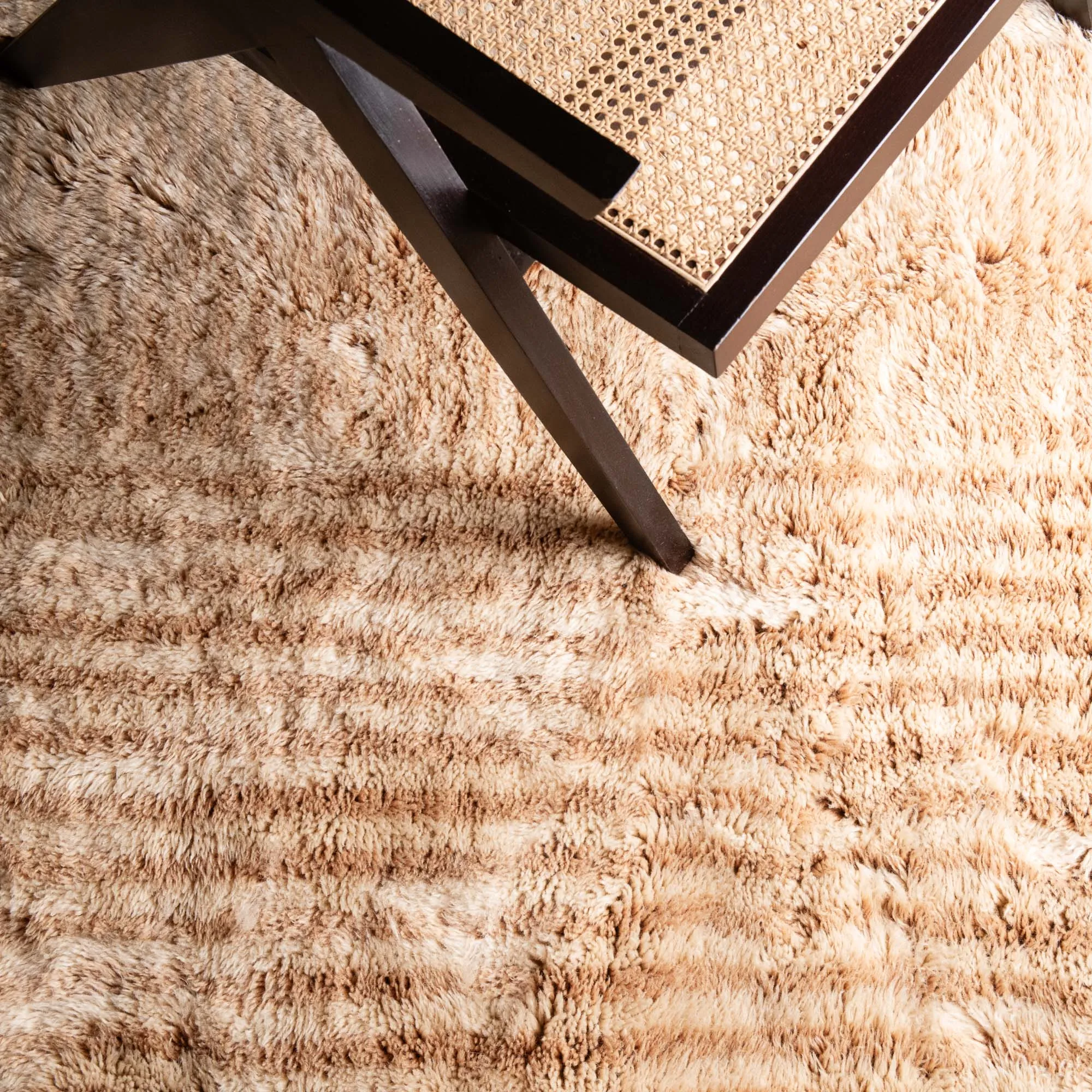 Gravity Center Round - Luxury Shag Moroccan Rug