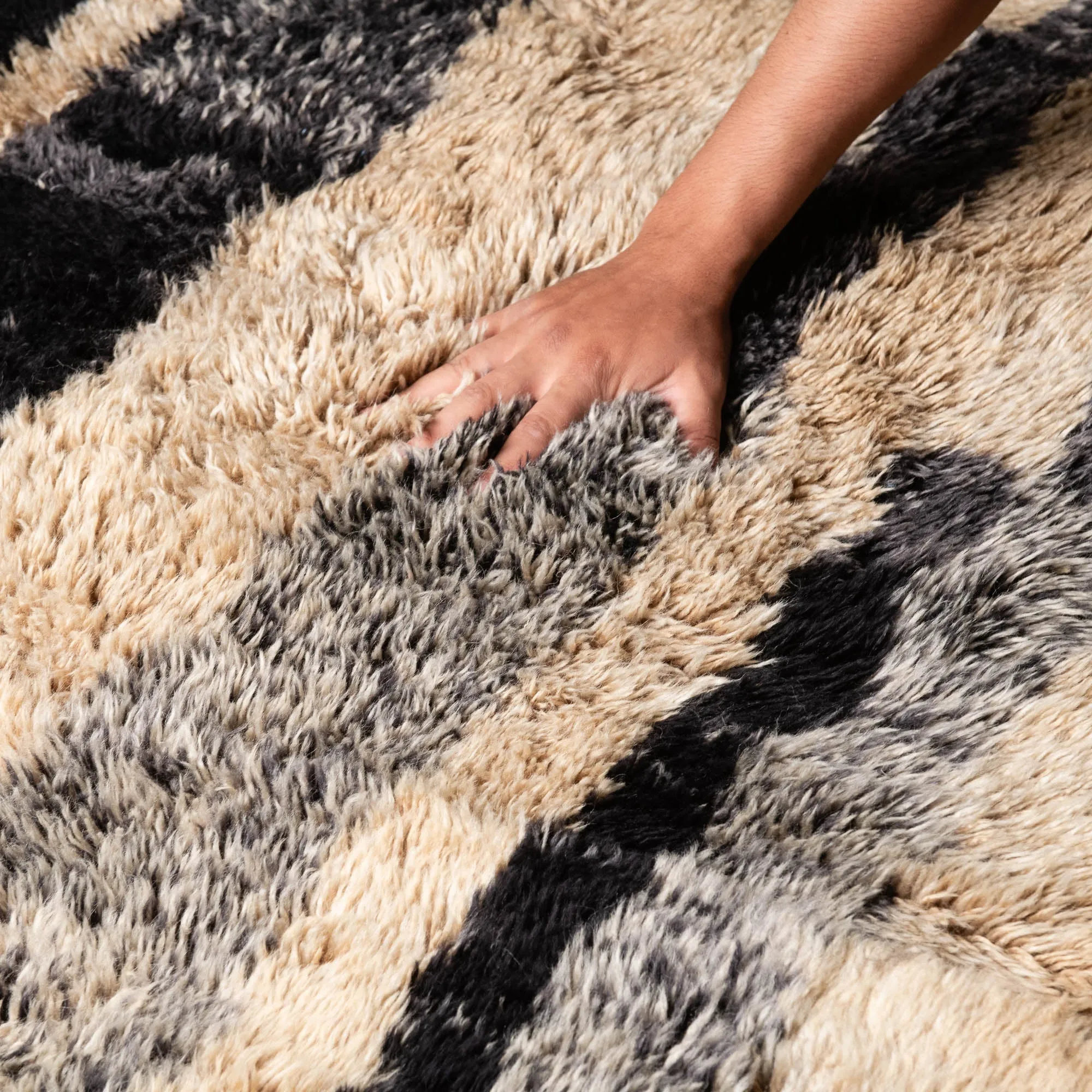 Inspection - luxury beni mrirt rug