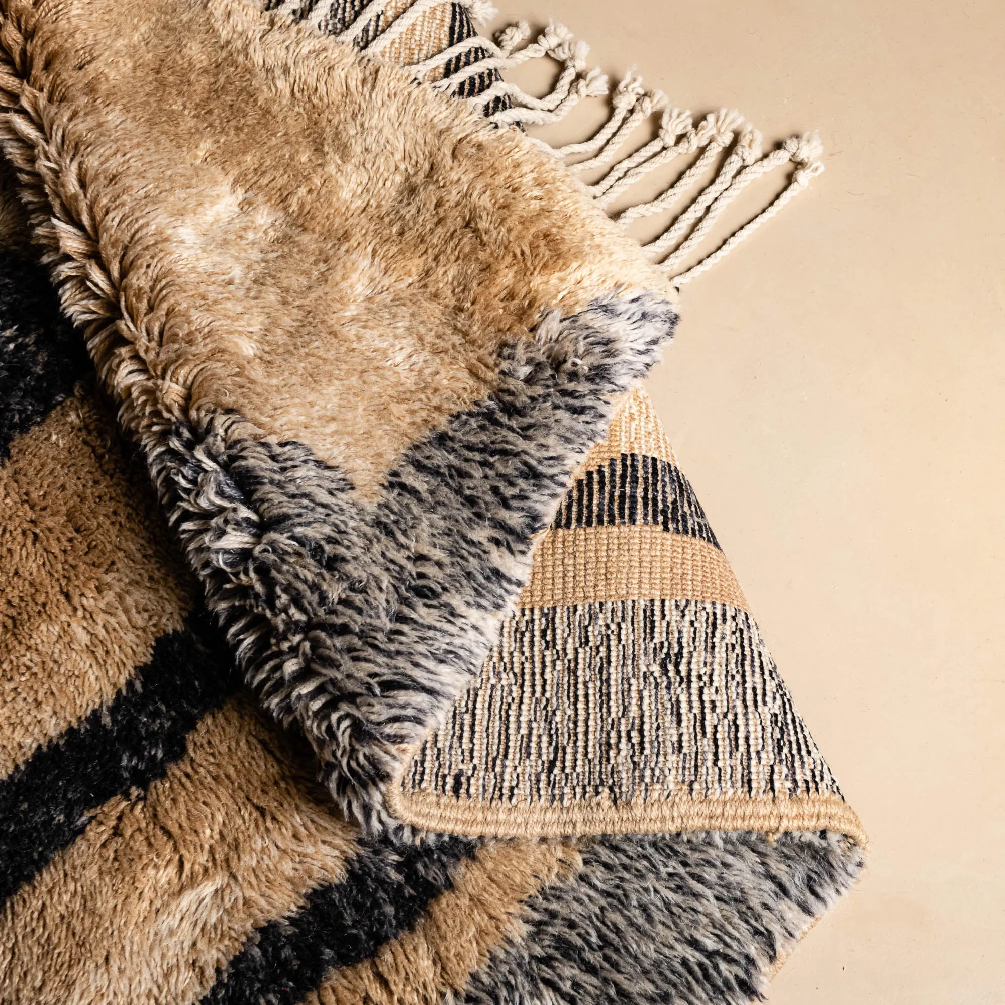 Inspection - luxury beni mrirt rug