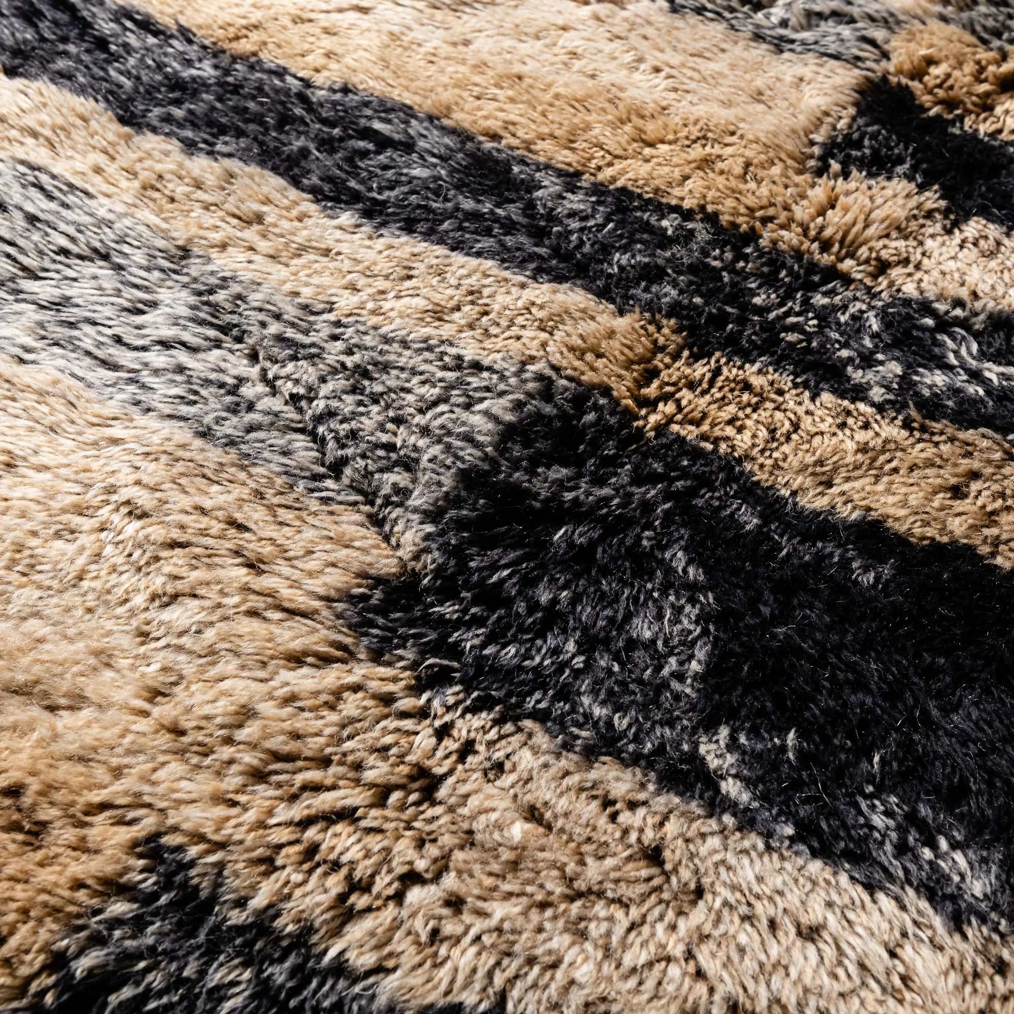 Inspection - luxury beni mrirt rug