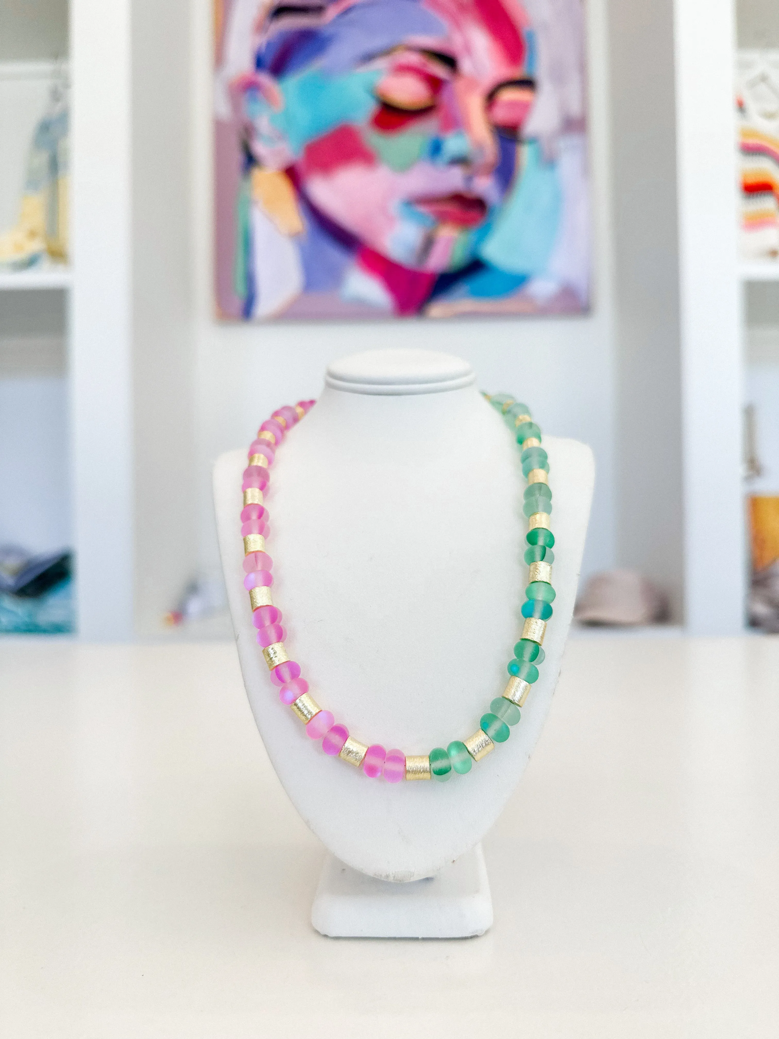 Iridescent Manhattan Collar
