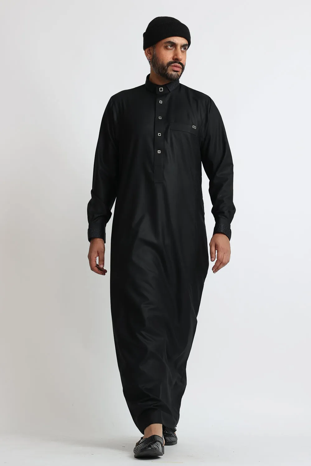 J131 Aswad Black Thobe