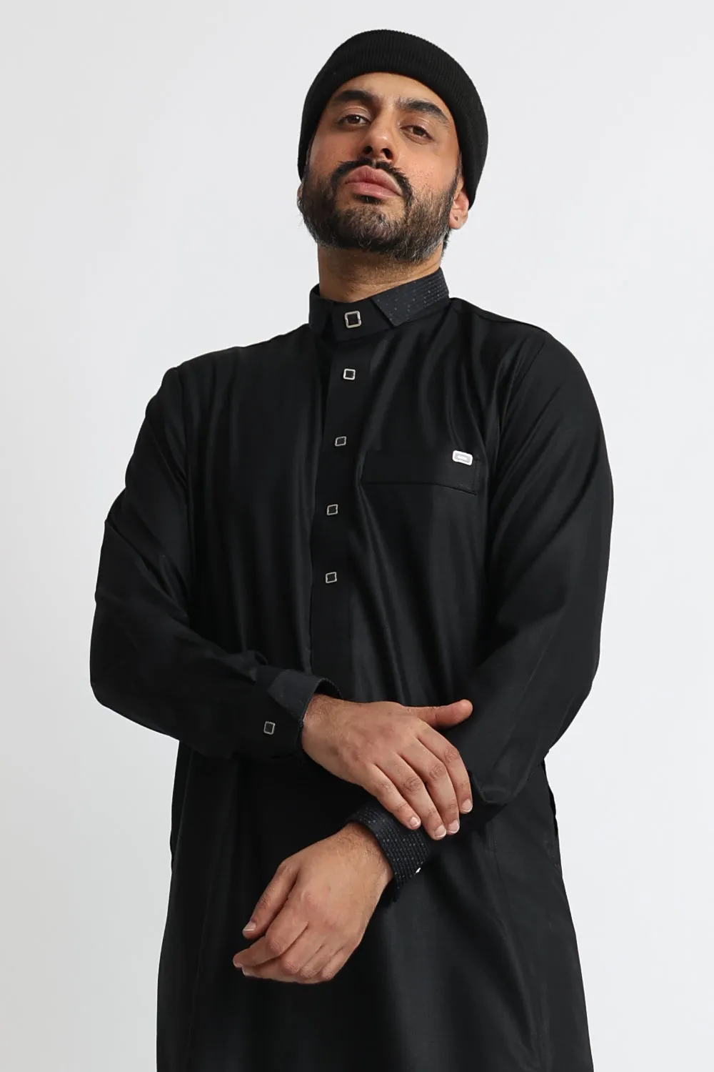 J131 Aswad Black Thobe
