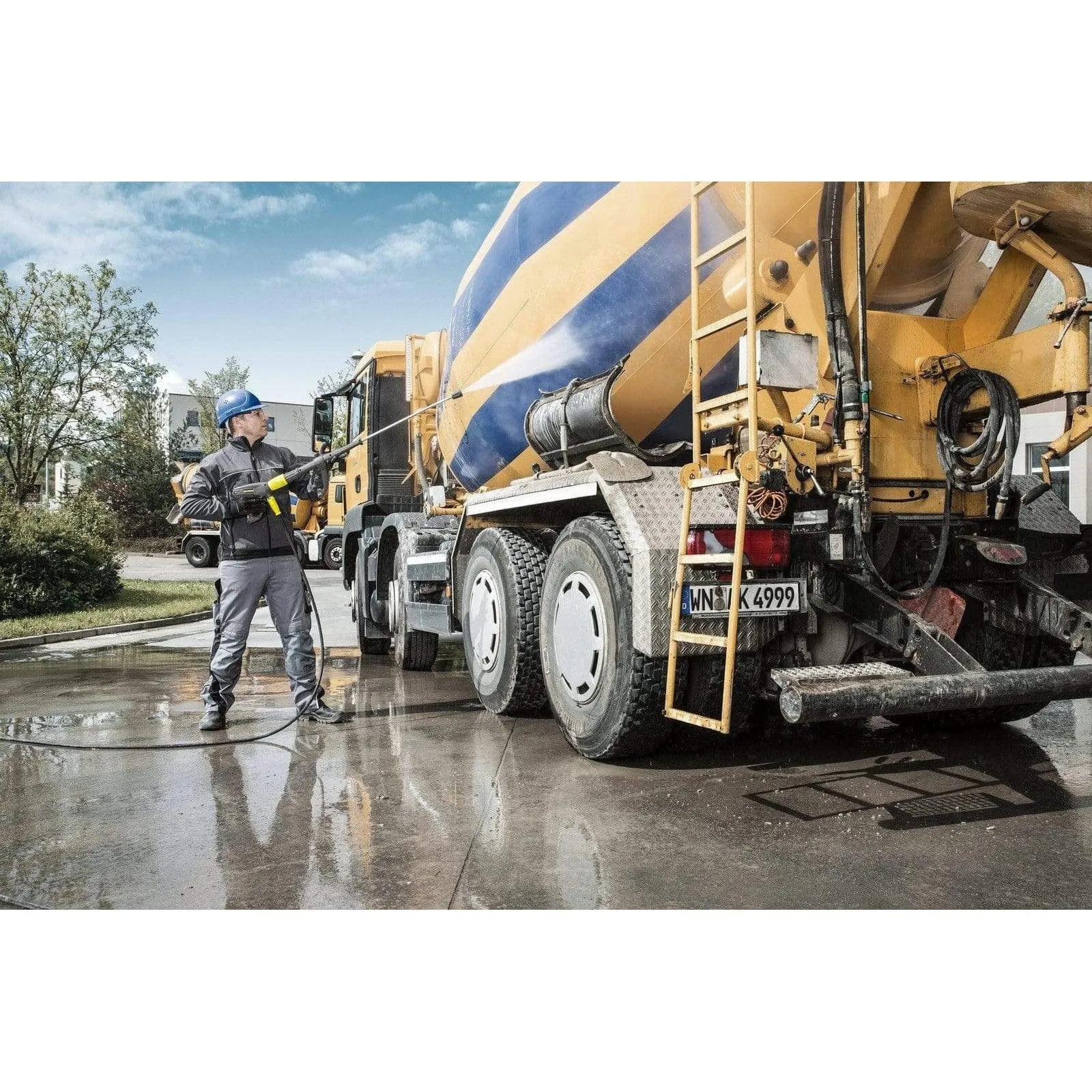 Karcher Diesel Hot & Cold High Pressure Washer 200 Bar - HDS 1000 De