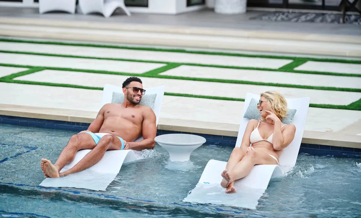 LUXURY AUTOGRAPH CHAISE LOUNGER