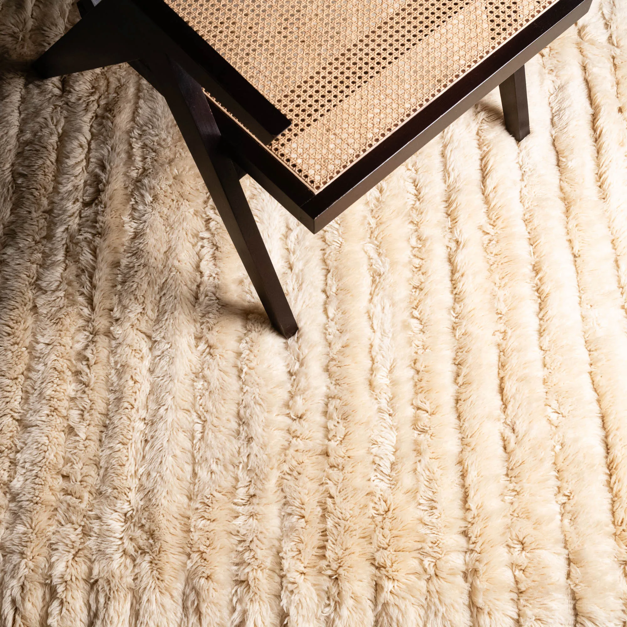Mist Lines Round - Luxury Shag Moroccan Rug