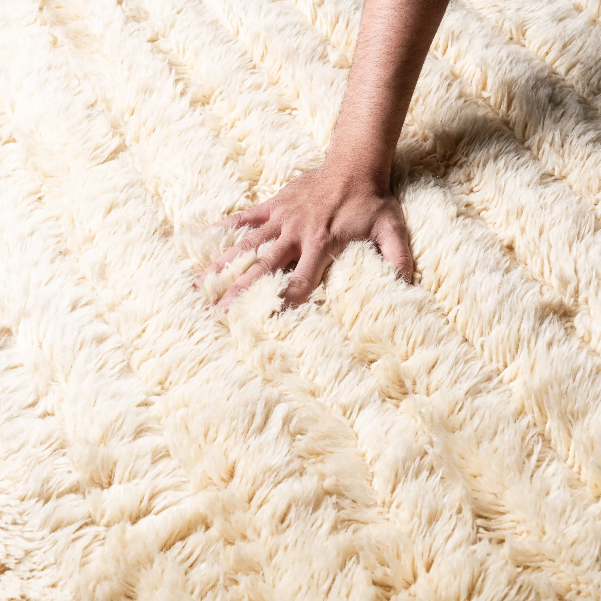 Mist Lines Round - Luxury Shag Moroccan Rug