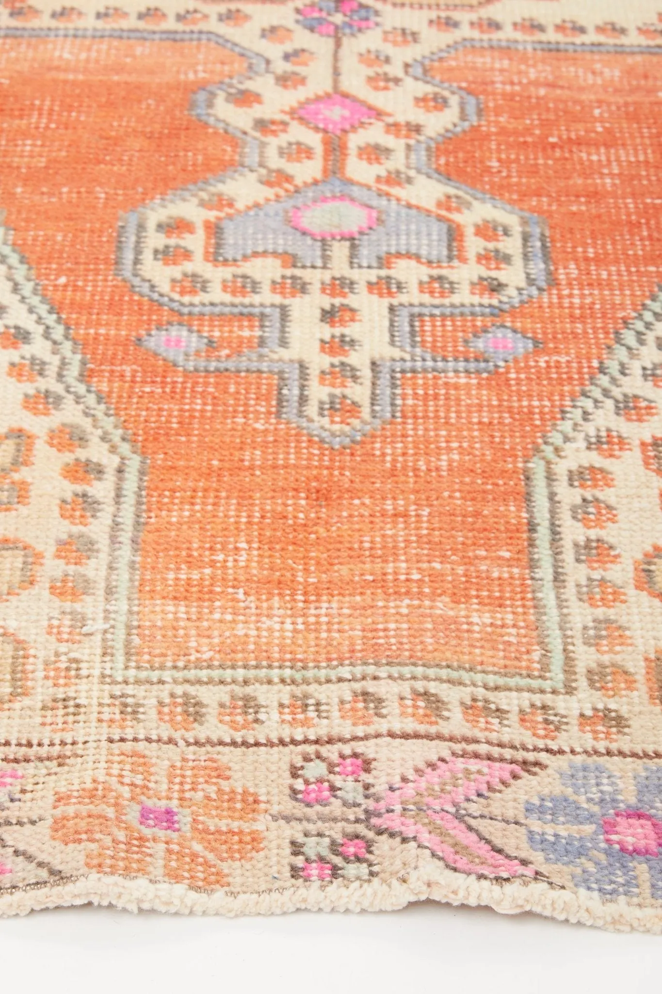'Moriah' Vintage Turkish Area Rug- 4'2.5'' x 7'1''