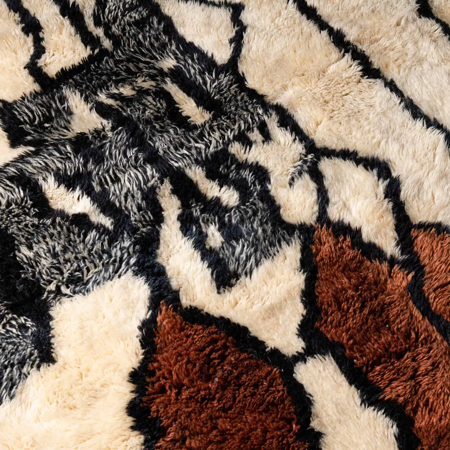 Mother Earth Round - Luxury Shag Moroccan Rug