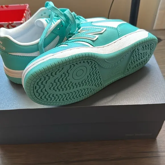 New Balance Kids Size 3.5 or Women’s Size 5 BNWB