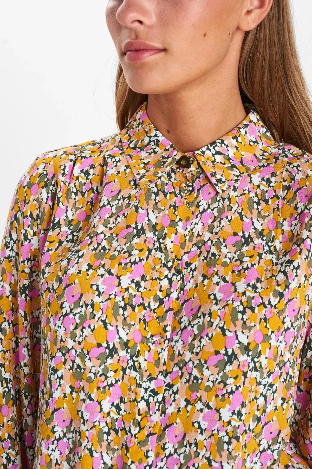 Numph Edissi Shirt in Climbing Ivy