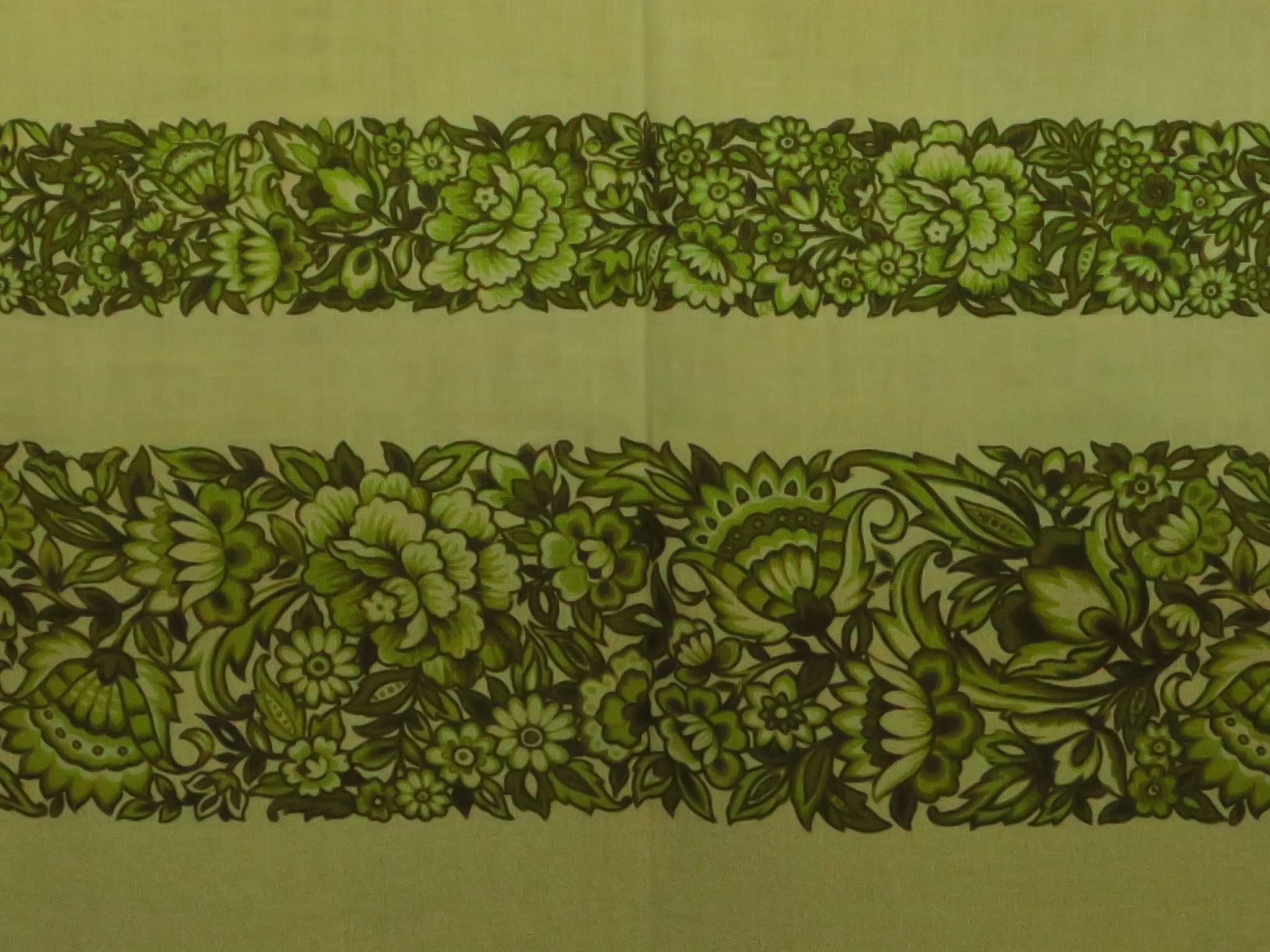 "Waverley" a Floral Garland by Leacock