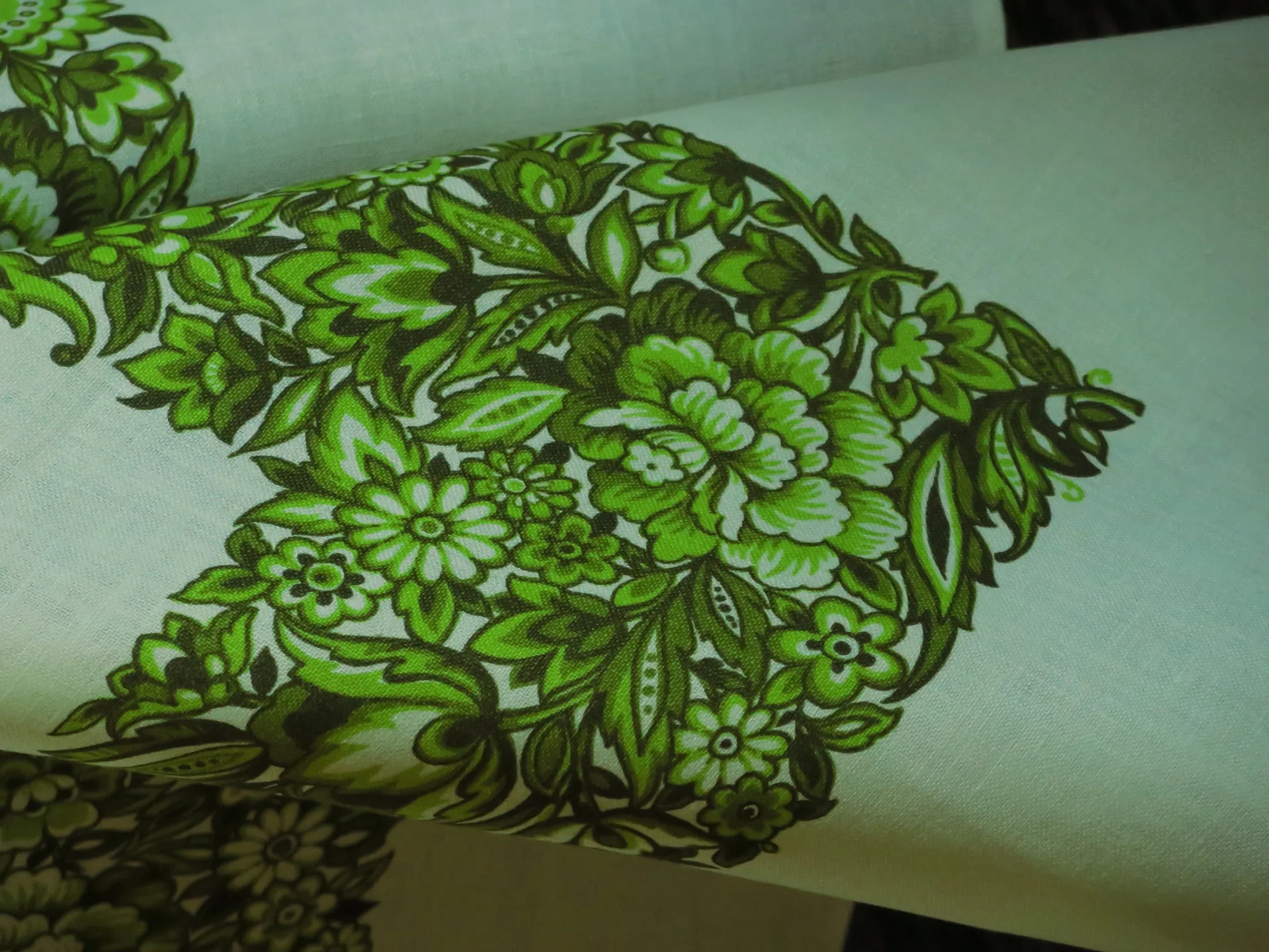 "Waverley" a Floral Garland by Leacock