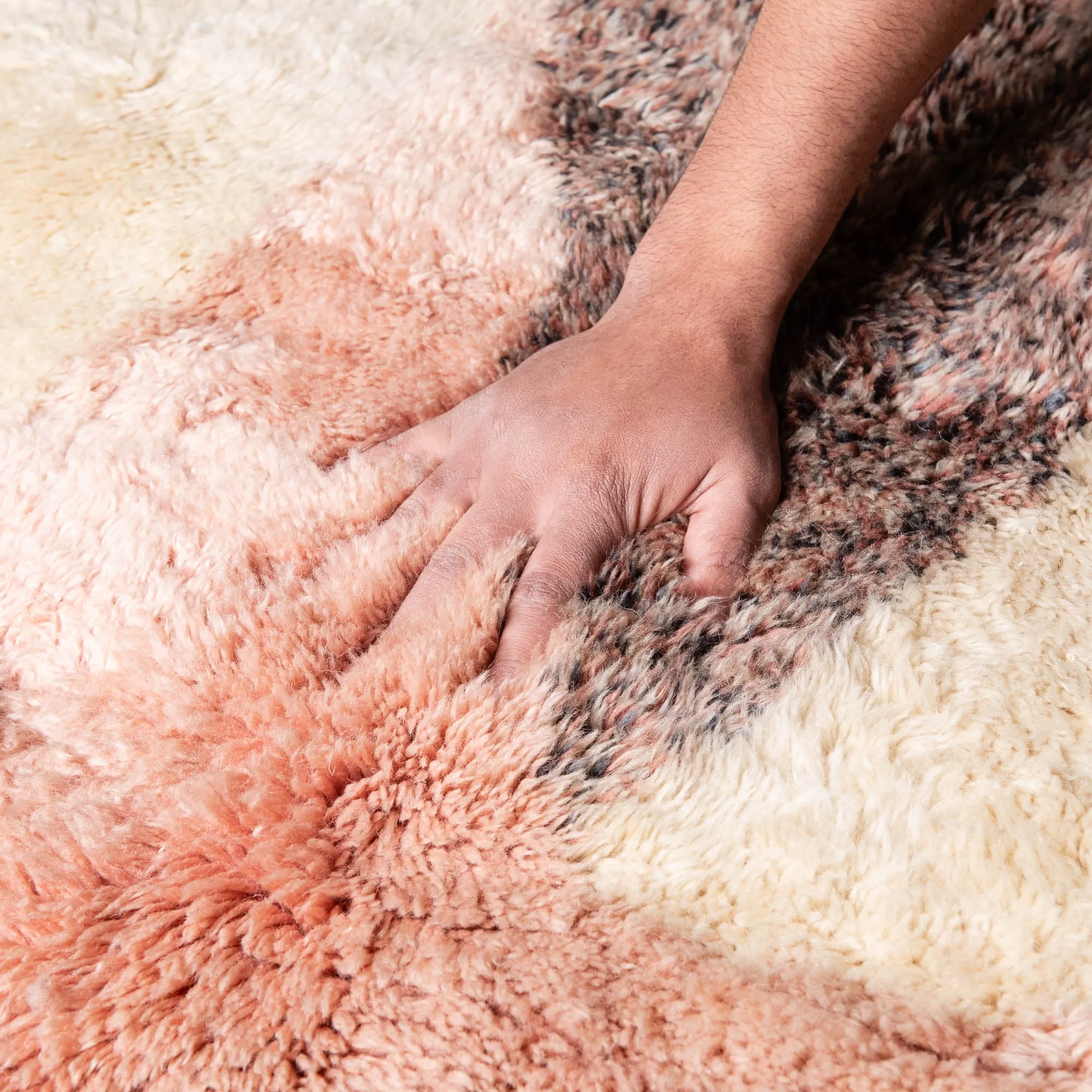 Radiant Reverie Round - Luxury Shag Moroccan Rug