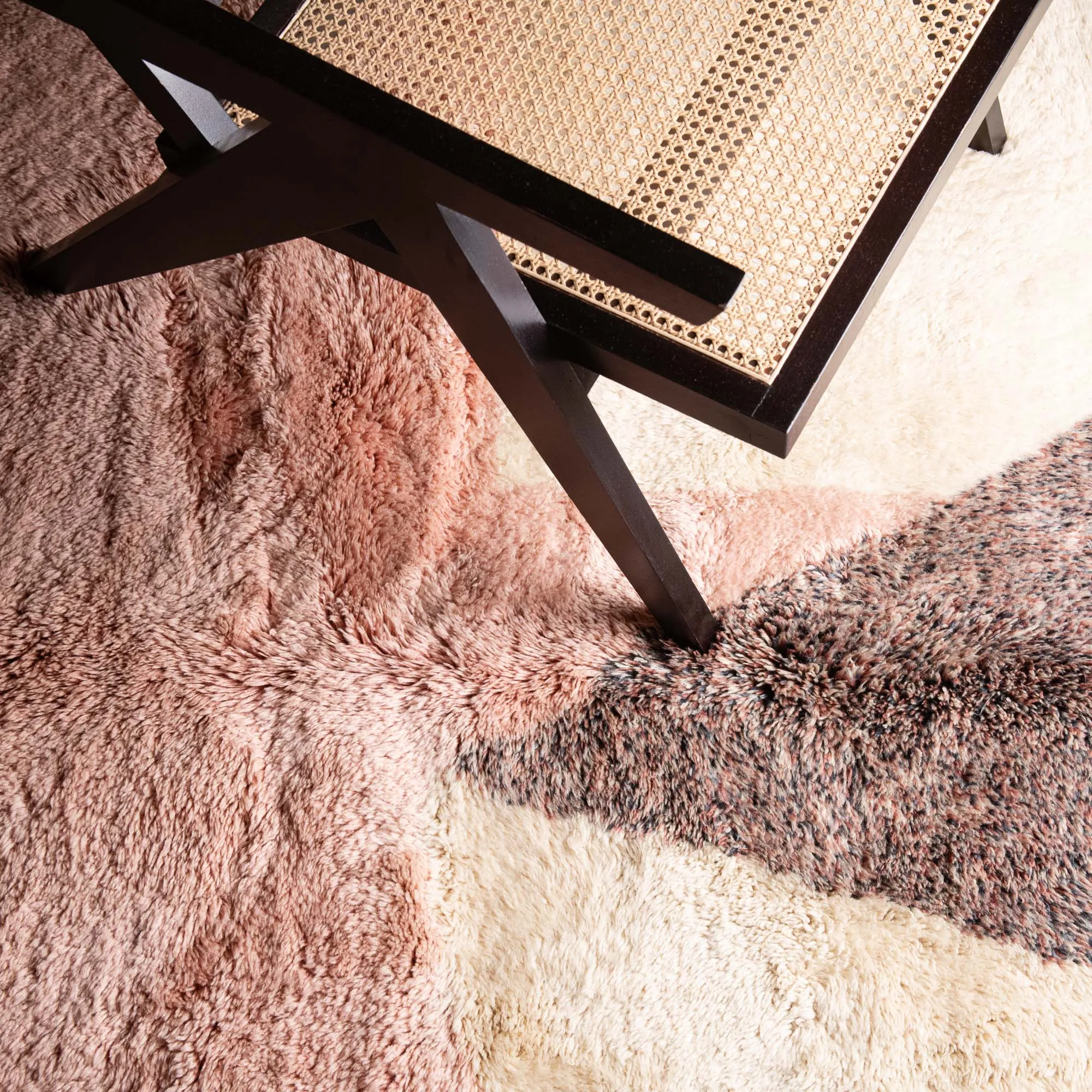 Radiant Reverie Round - Luxury Shag Moroccan Rug