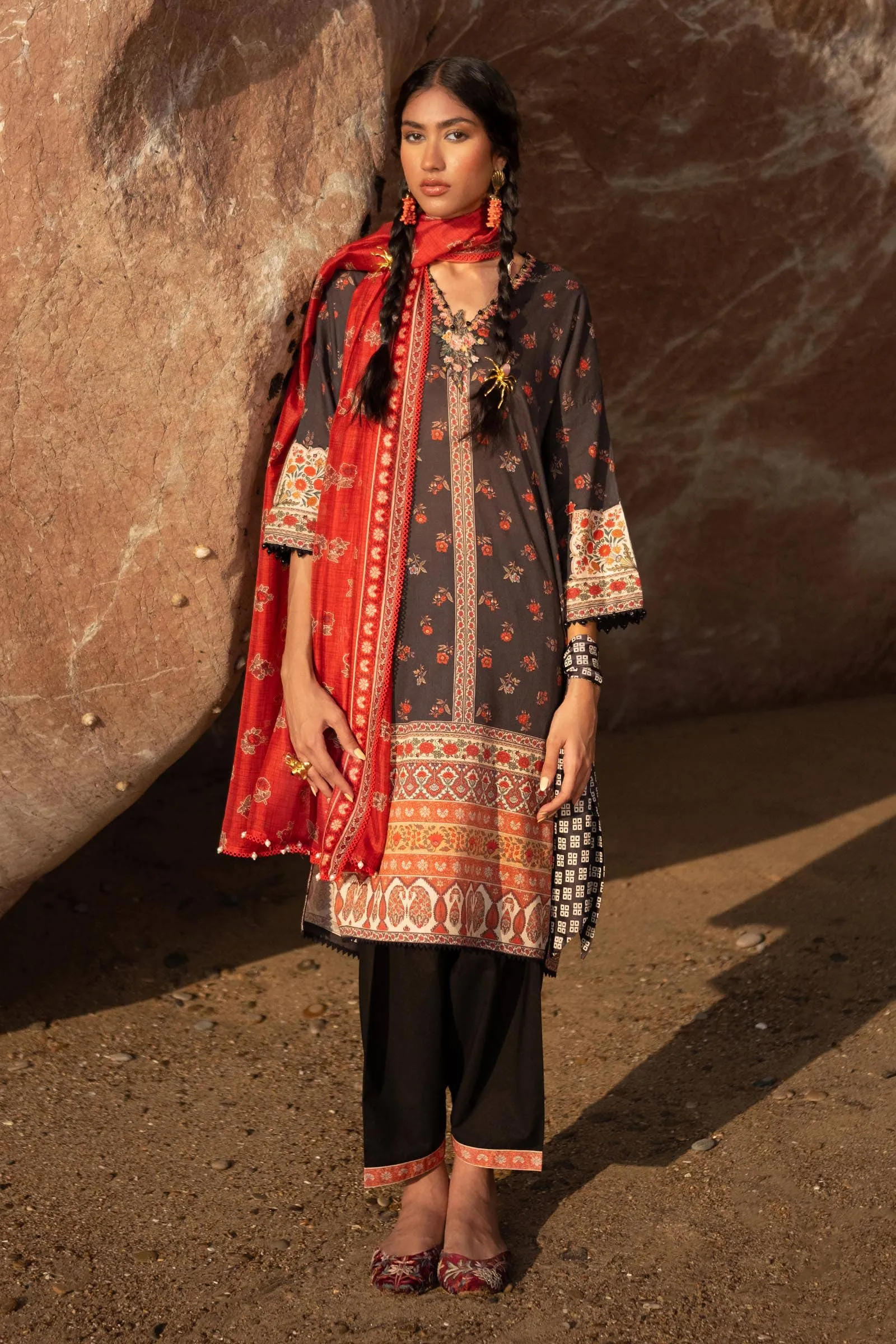 SANA SAFINAZ | Mahay Spring'24 vol-1  | H241-017A-2BK
