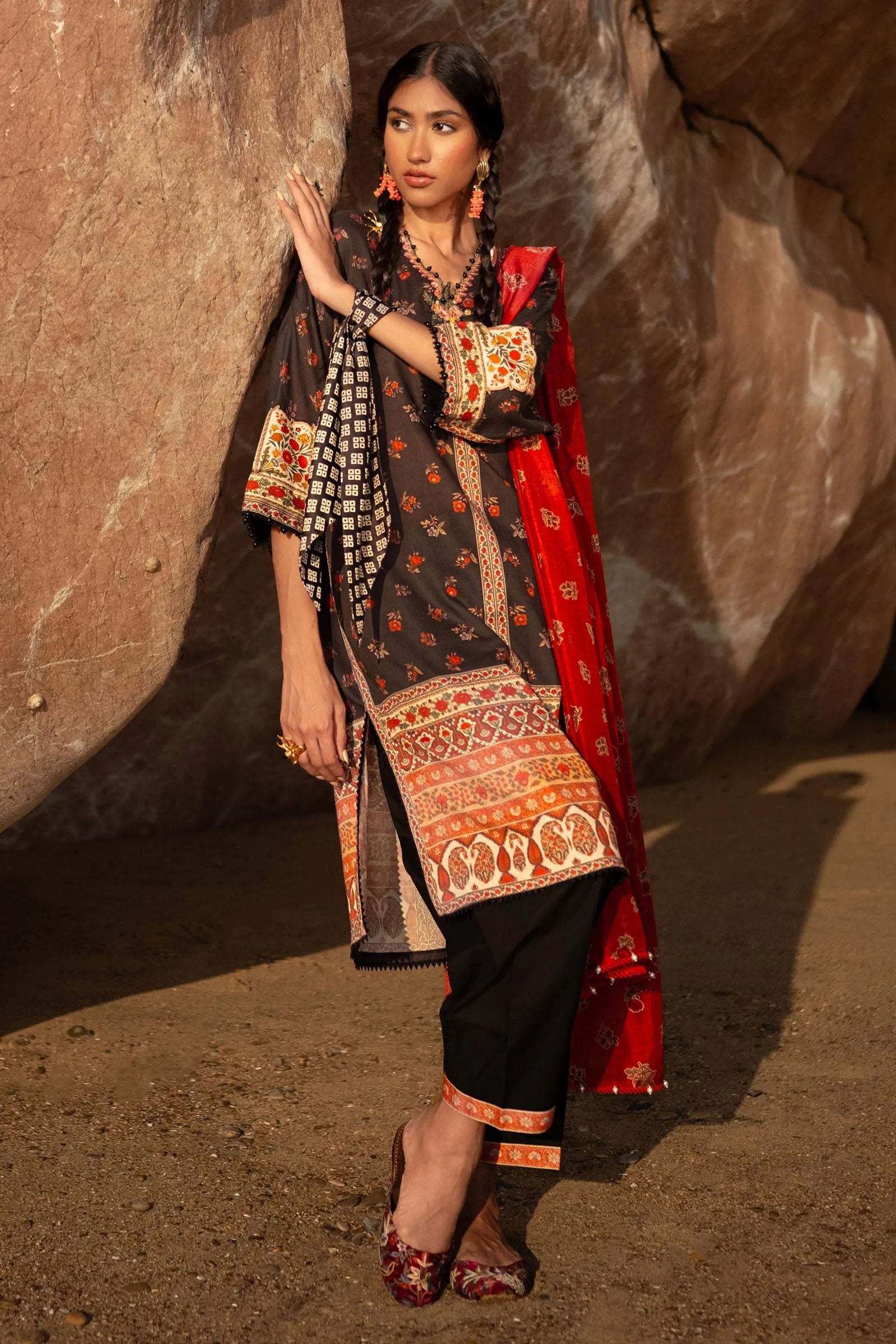 SANA SAFINAZ | Mahay Spring'24 vol-1  | H241-017A-2BK
