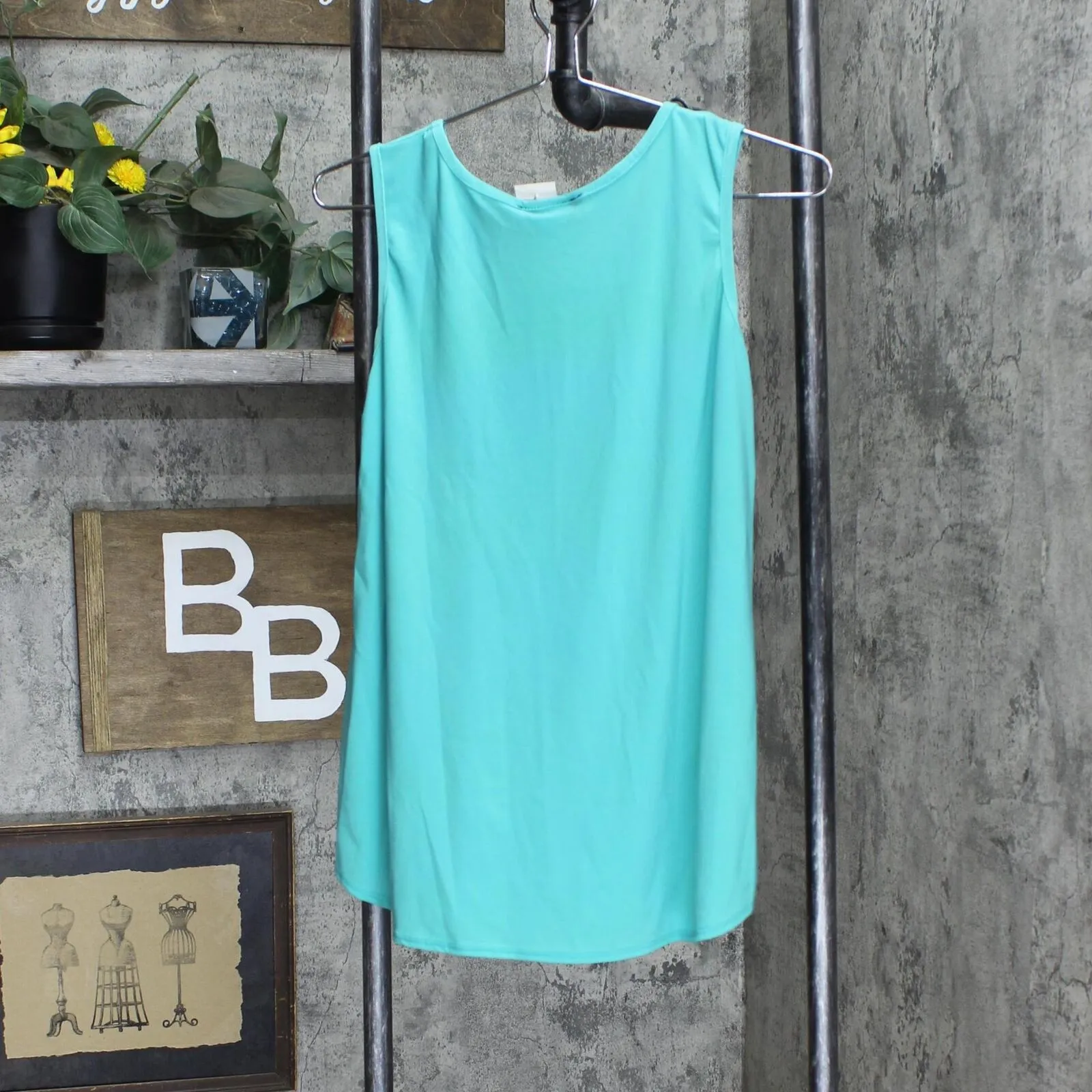Star Vixen Sleeveless Button Front Flowy Tank Top Pleated Detail Jade S