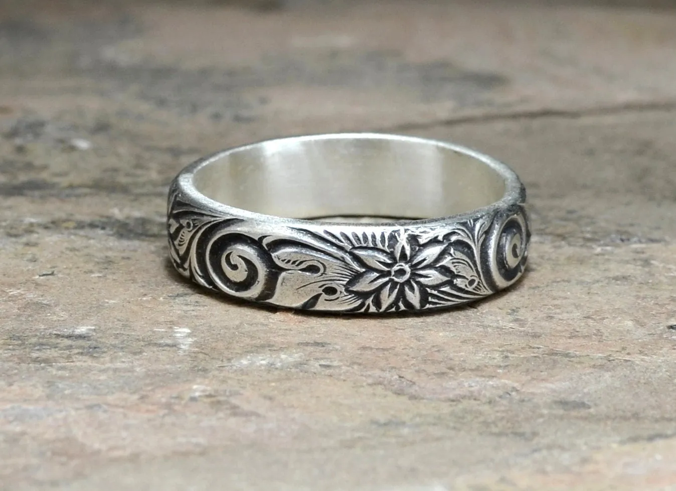 Sterling silver flower ring - band ring - silver flowers -
