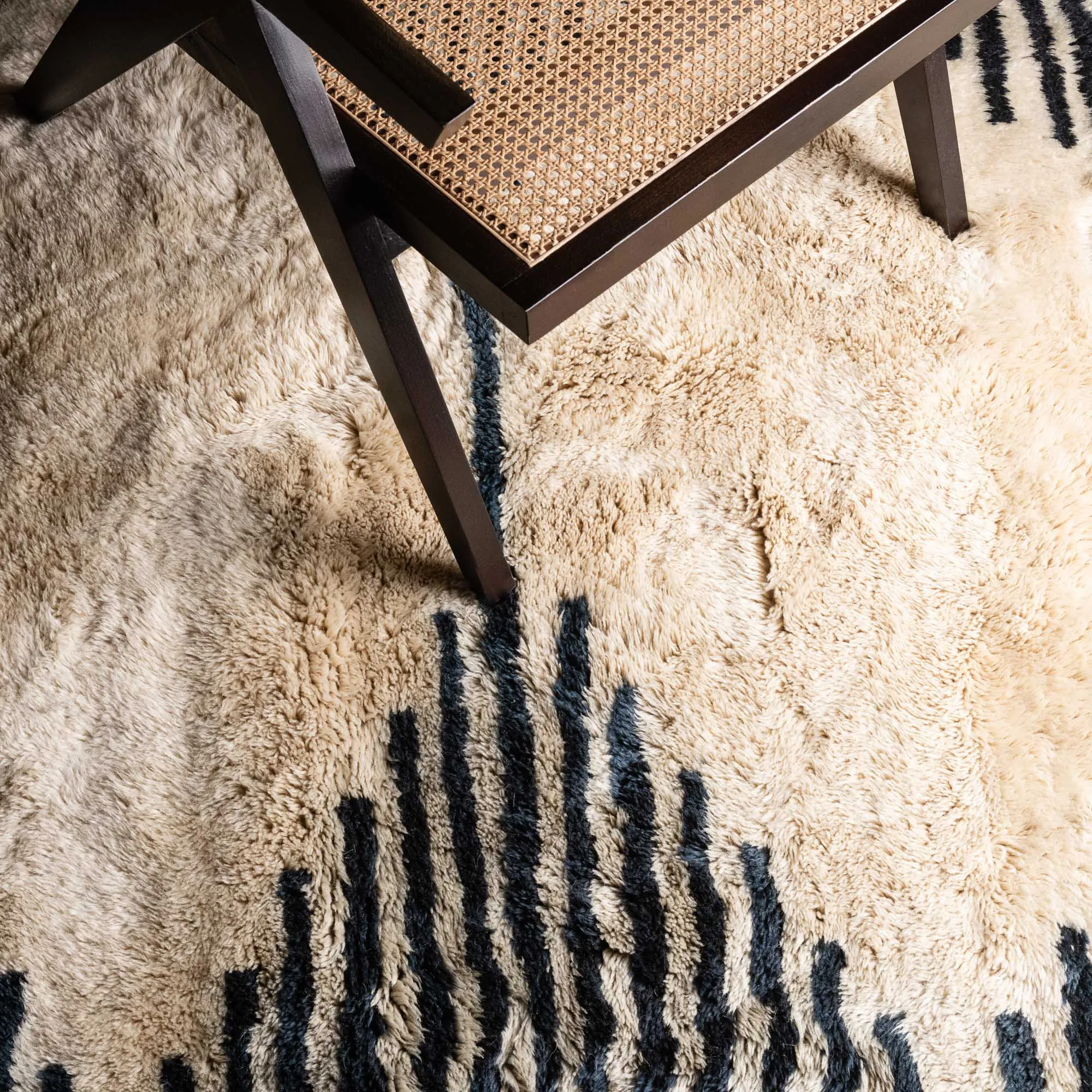 Symmetrical Connexion - Luxury Shag Moroccan Rug