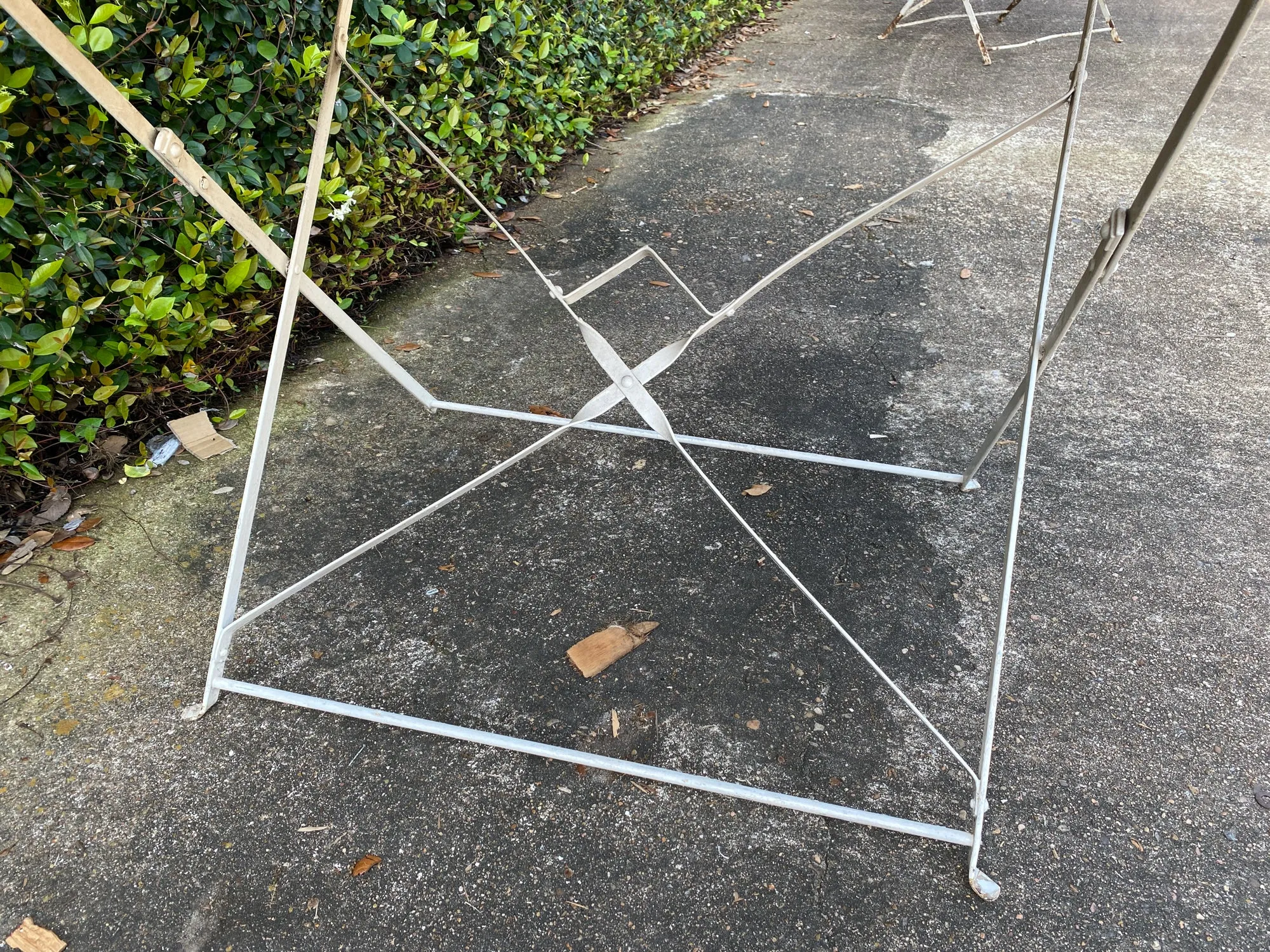 Vintage 1930s French Painted Round Metal Folding Table in Antiqued White