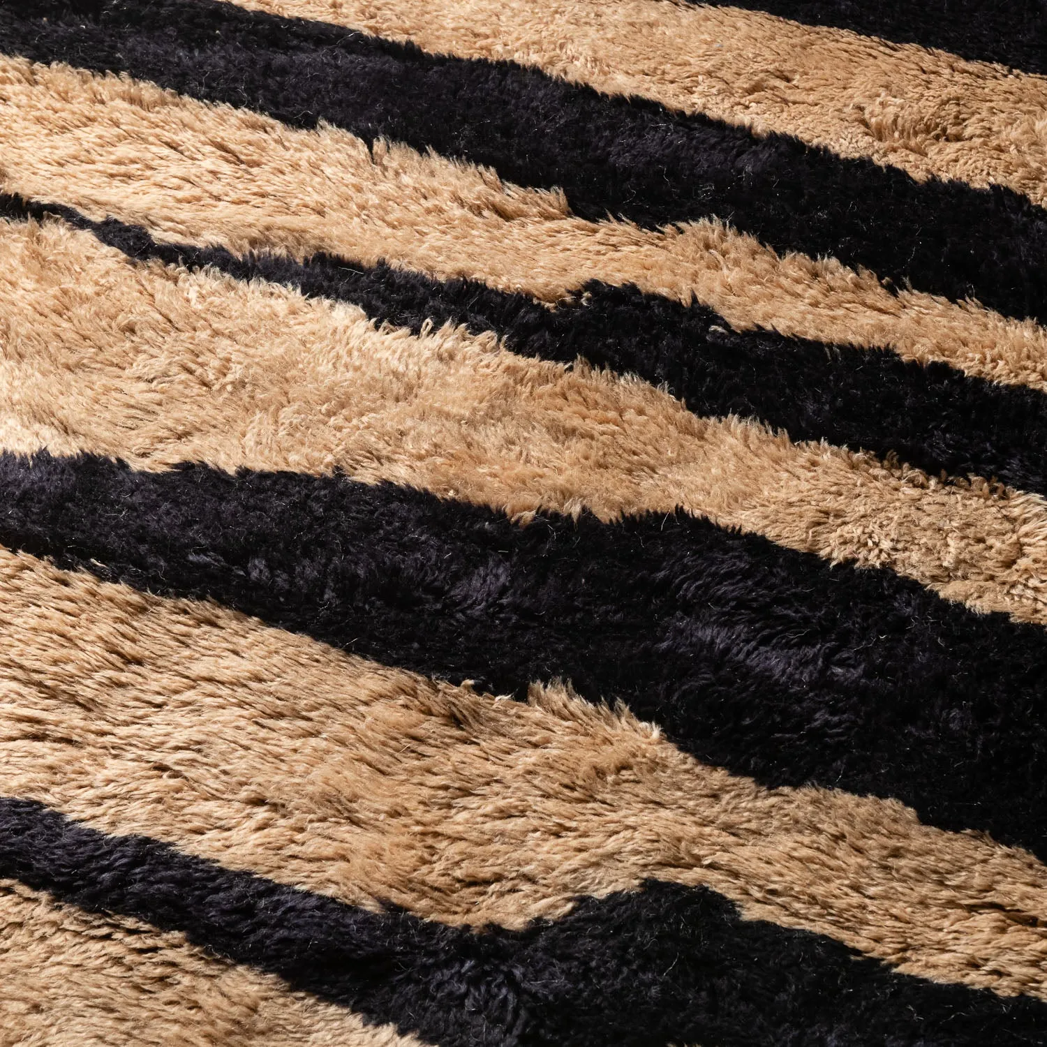 Wild Stripes - luxury beni mrirt rug